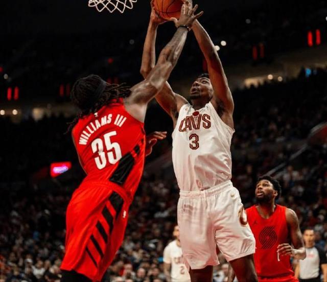 爱游戏平台下载波特兰开拓者复出首秀备战NBA总决赛转会期克里夫兰骑士备战德甲，亚特兰大再遭质疑备战亚冠看傻球迷的简单介绍